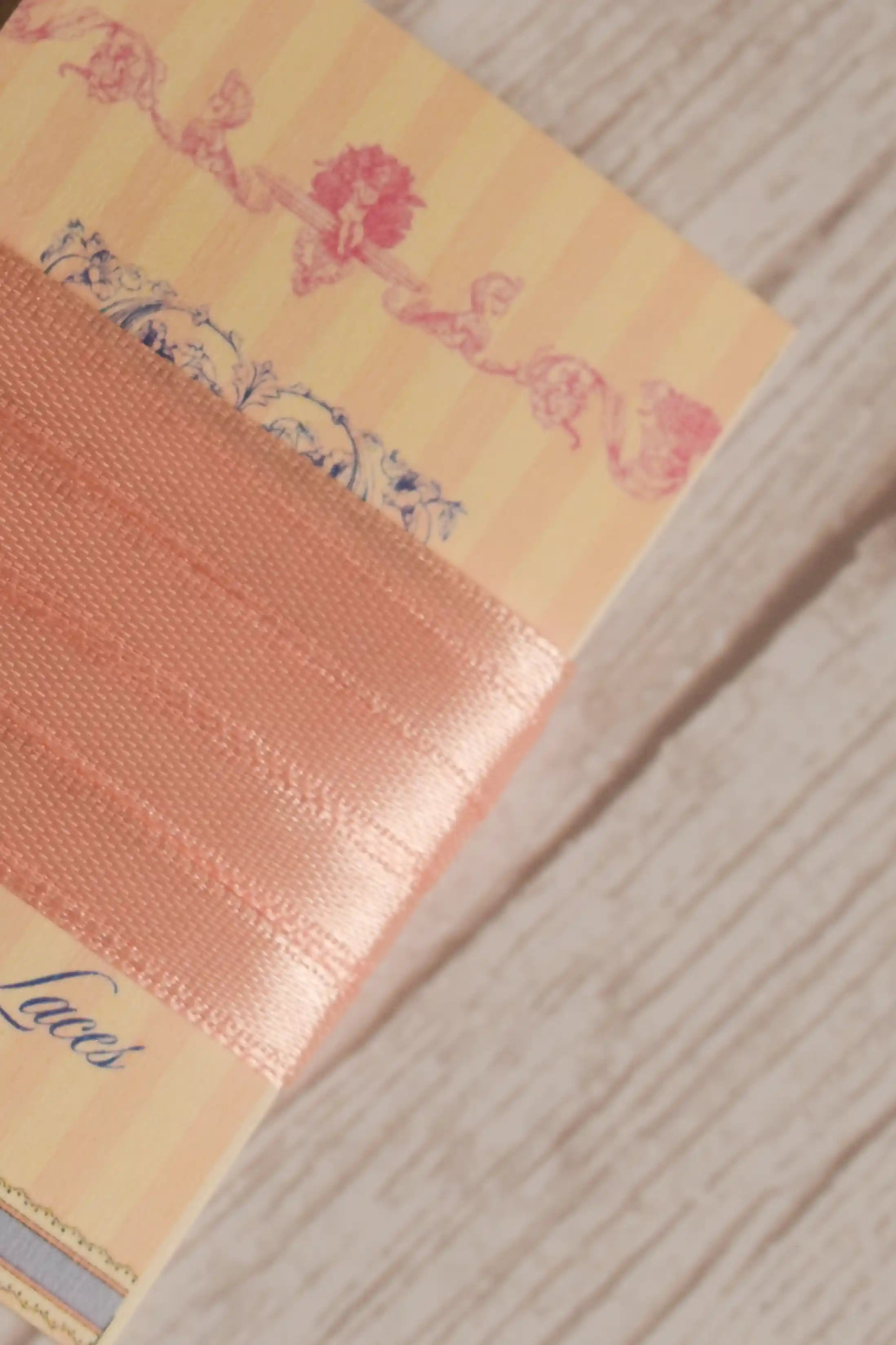 Apricot satin ribbon 6 mm with soft peach tone wrapped around a Sunlit Hugs ribbon card